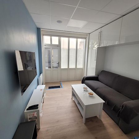 Studio Bien Equipe Au Calme A Montmartre Париж Екстериор снимка