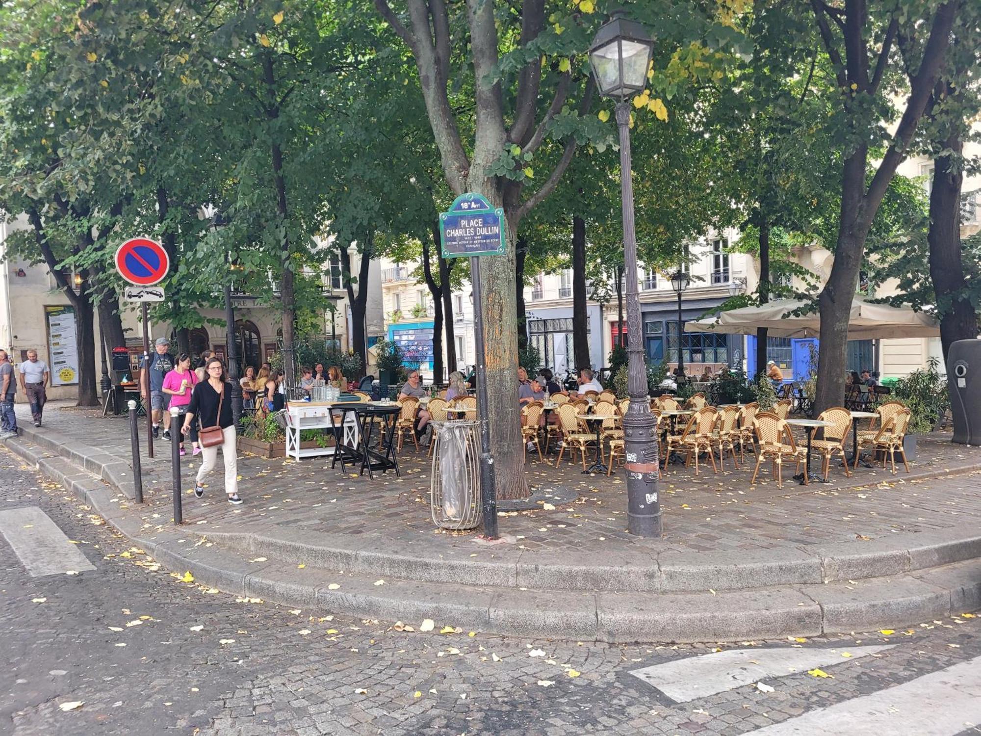 Studio Bien Equipe Au Calme A Montmartre Париж Екстериор снимка