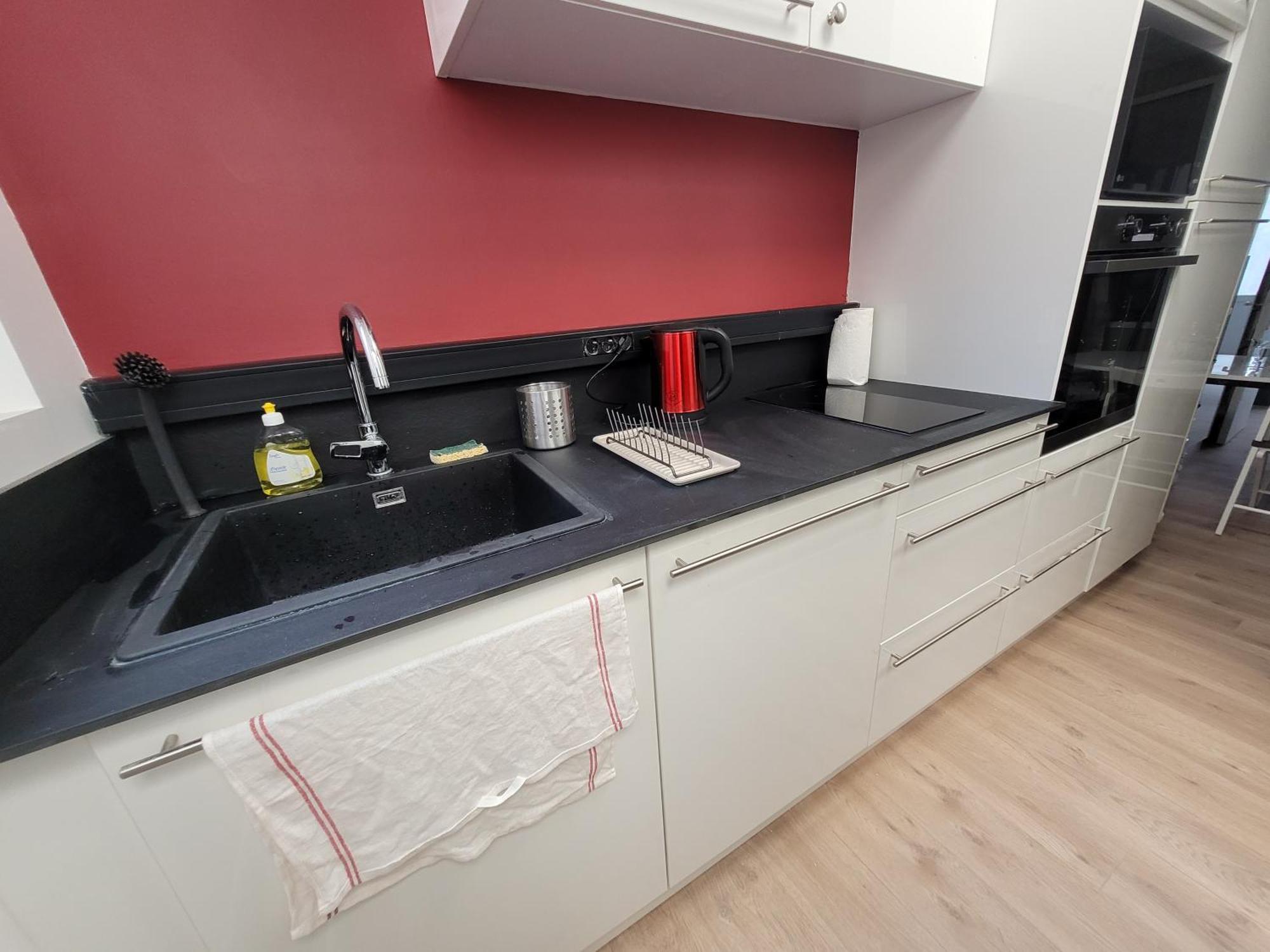 Studio Bien Equipe Au Calme A Montmartre Париж Екстериор снимка