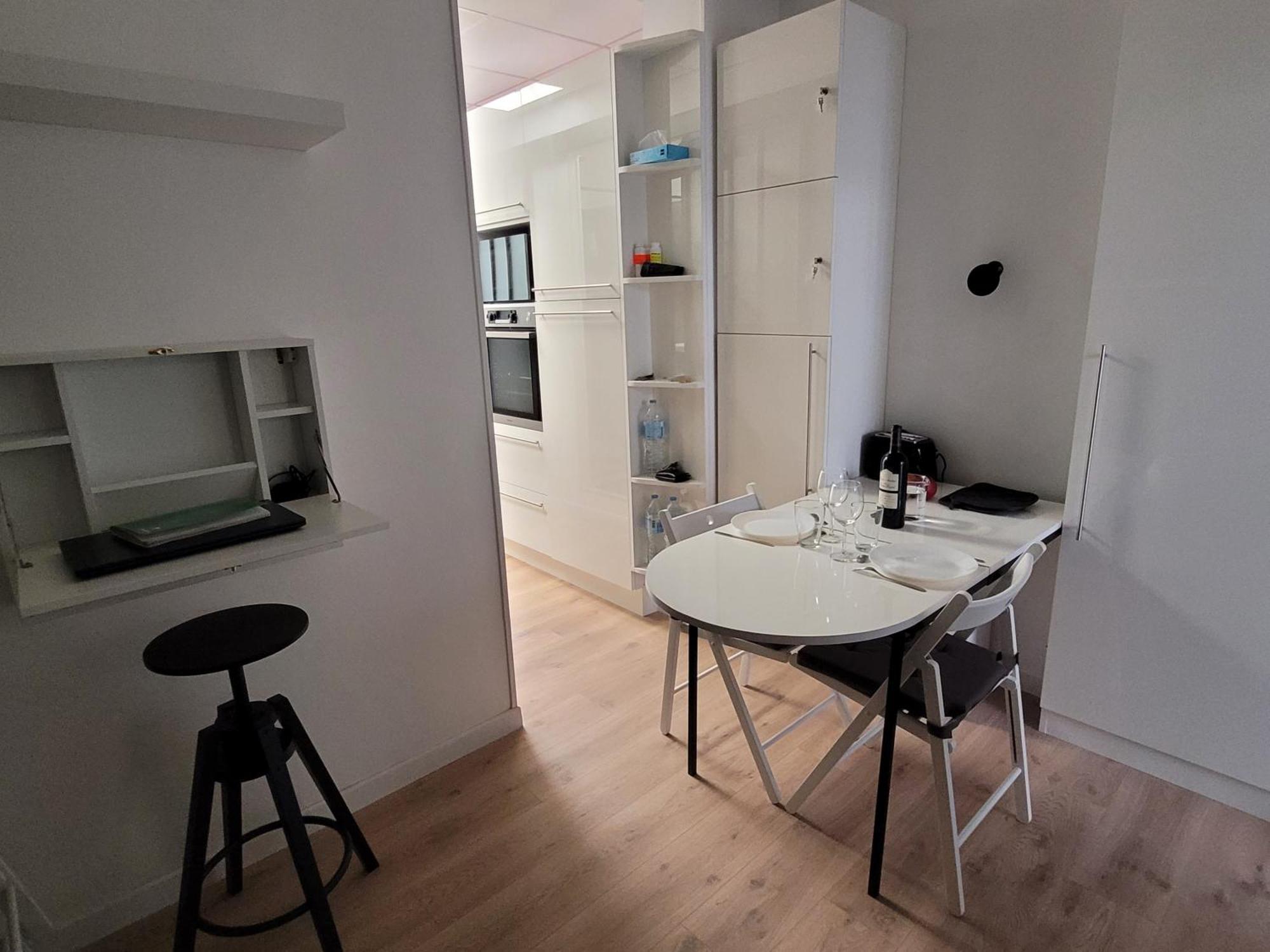 Studio Bien Equipe Au Calme A Montmartre Париж Екстериор снимка